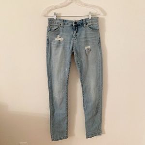 BLANK NYC Low Rise Light Wash Distressed Jeans 27